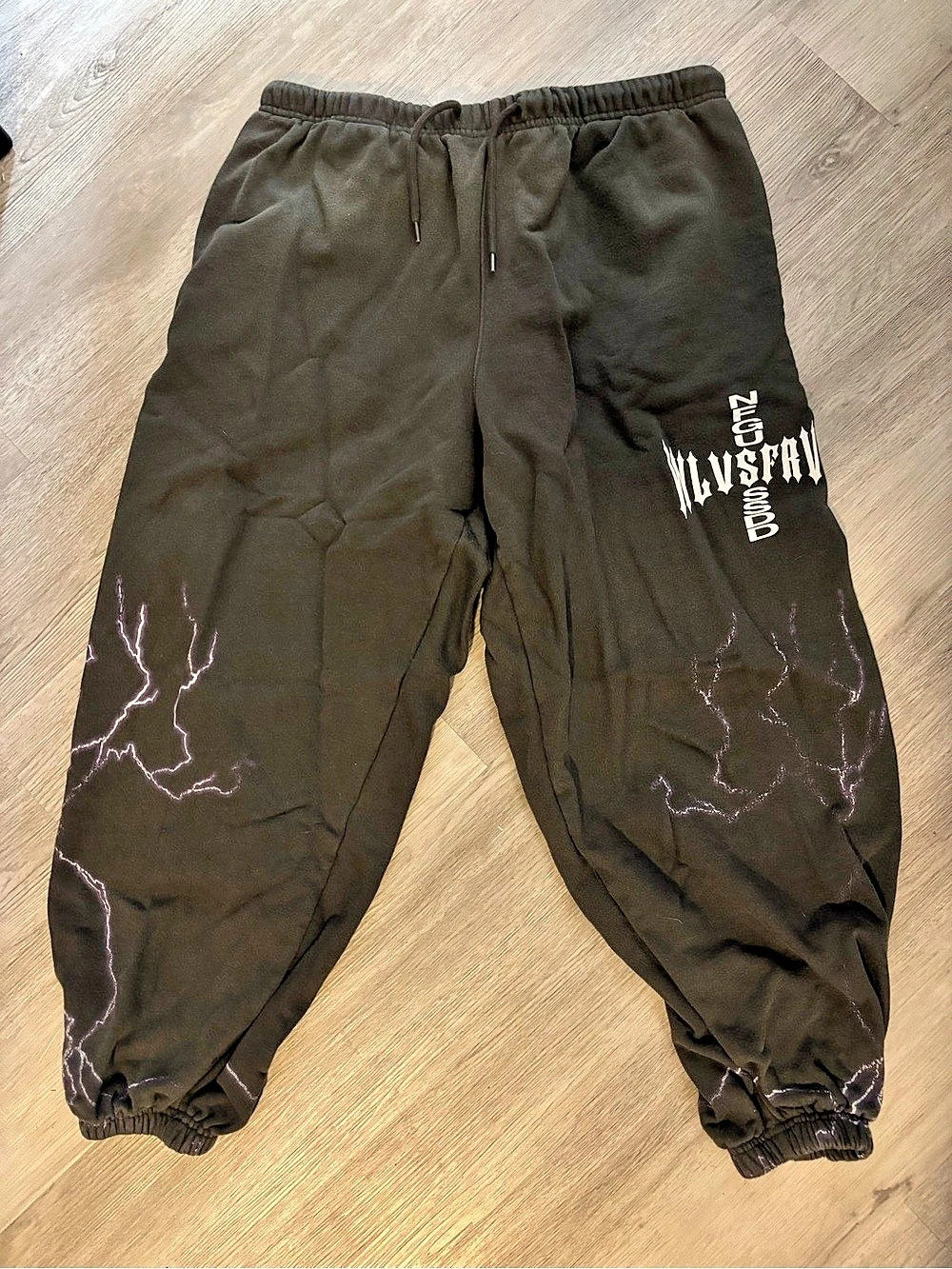 darc sport iron code lounger sweat pants in wolf gray